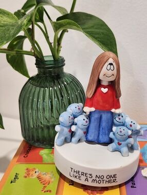Vintage Cathy Guisewite Musical Figurine - "There's No One Like a Mother"